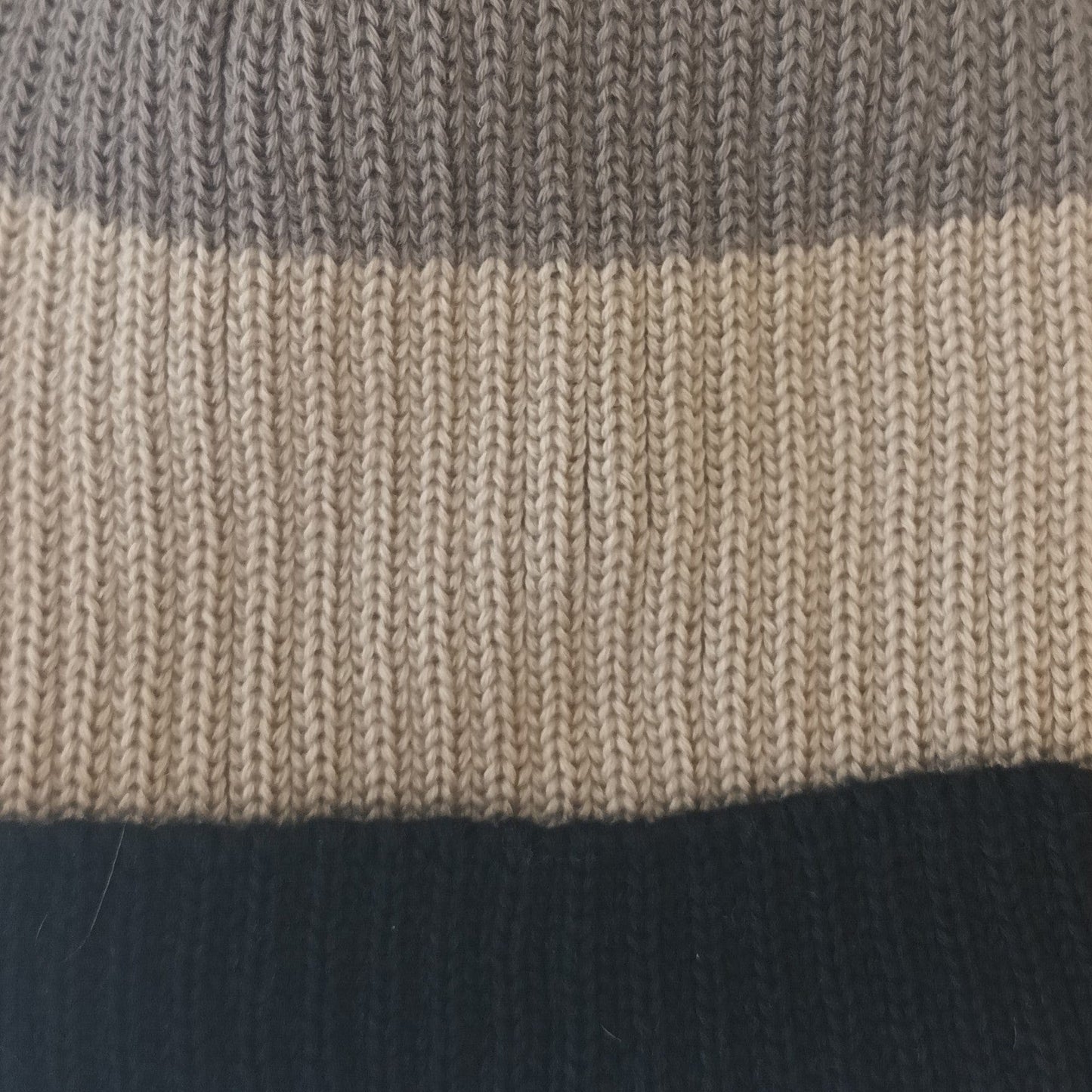 Acrylic hat with fleece lining and ears - Kaki/Beige/Black