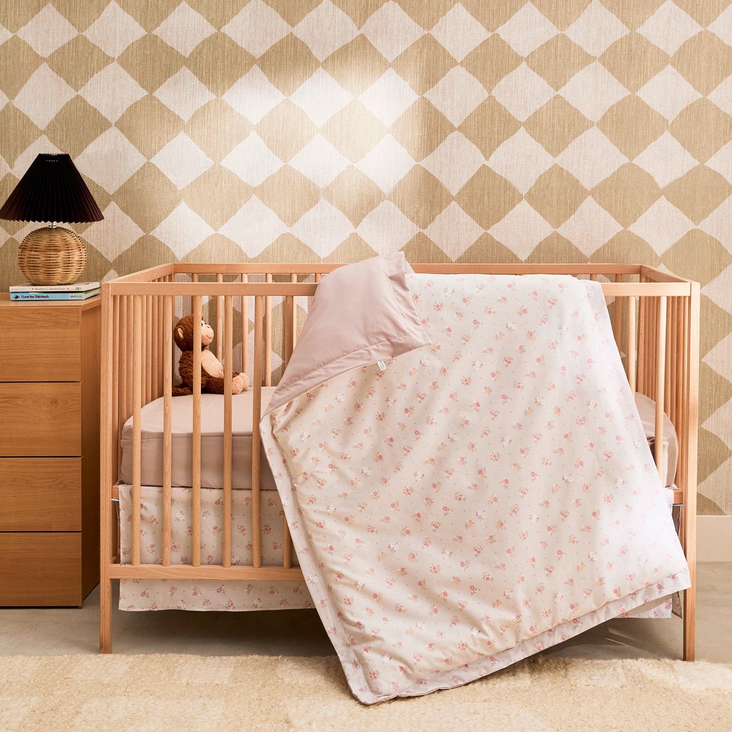 4 pieces crib set - Flowers