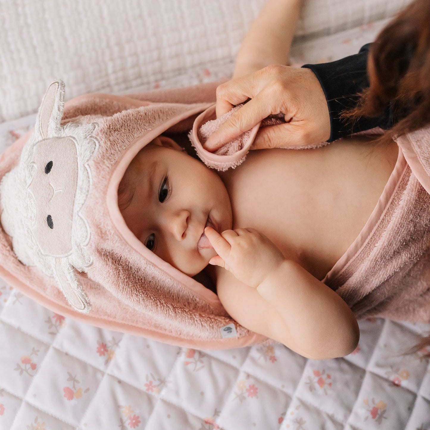 Serviette à capuchon pour bébé - Mouton