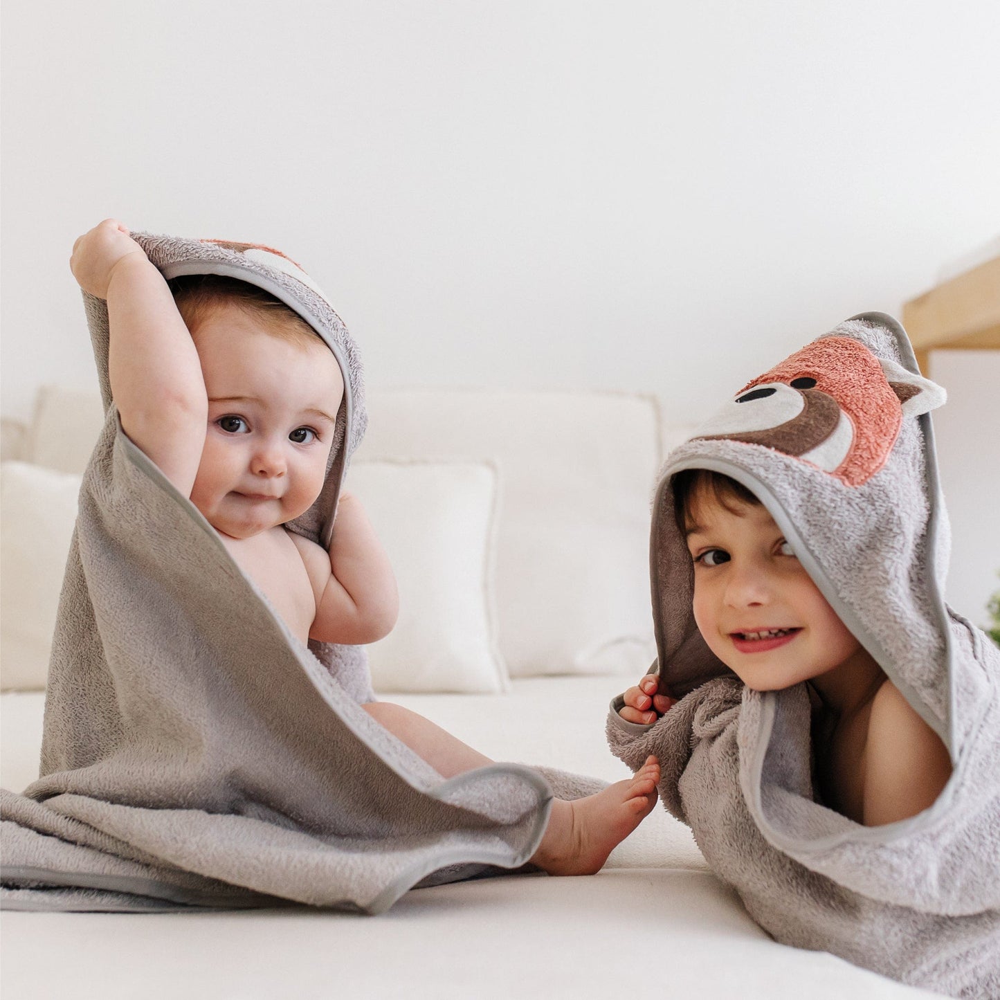 Serviette à capuchon pour bébé - Panda rouge