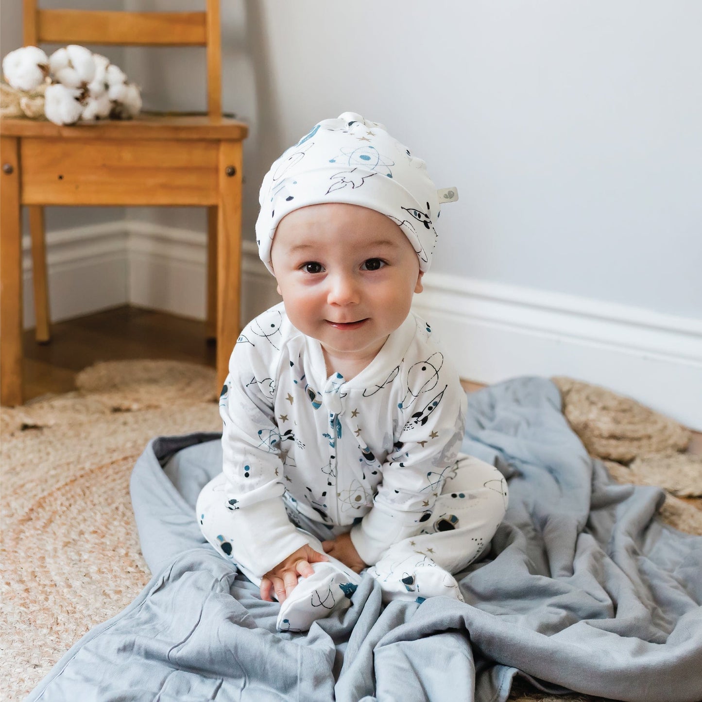 Newborn bamboo knotted hat - Space