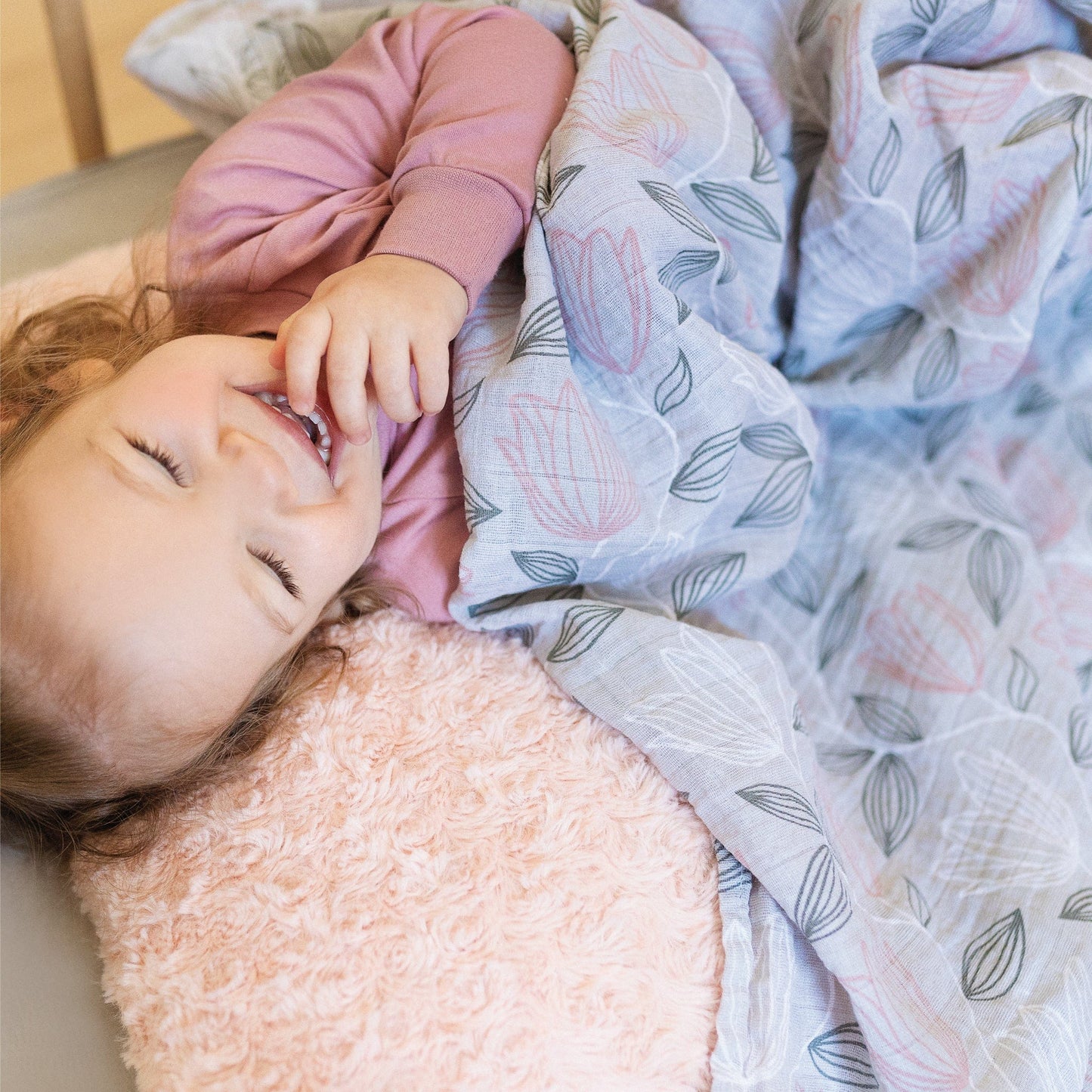 Cotton muslin swaddle - Tulips | Partnership