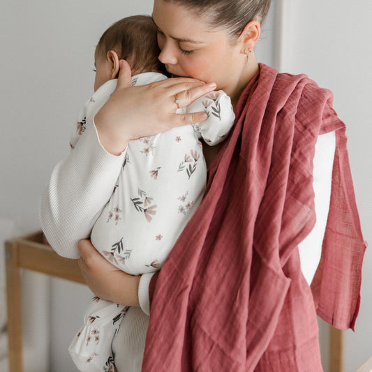 Cotton muslin swaddle - Raspberry