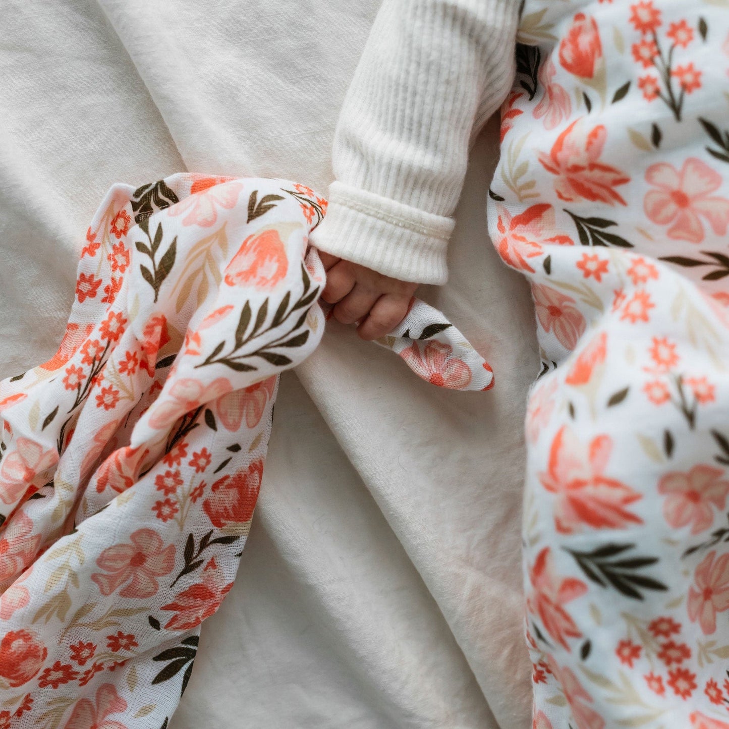 Cotton muslin swaddle - Flowers by Rachel Lyon