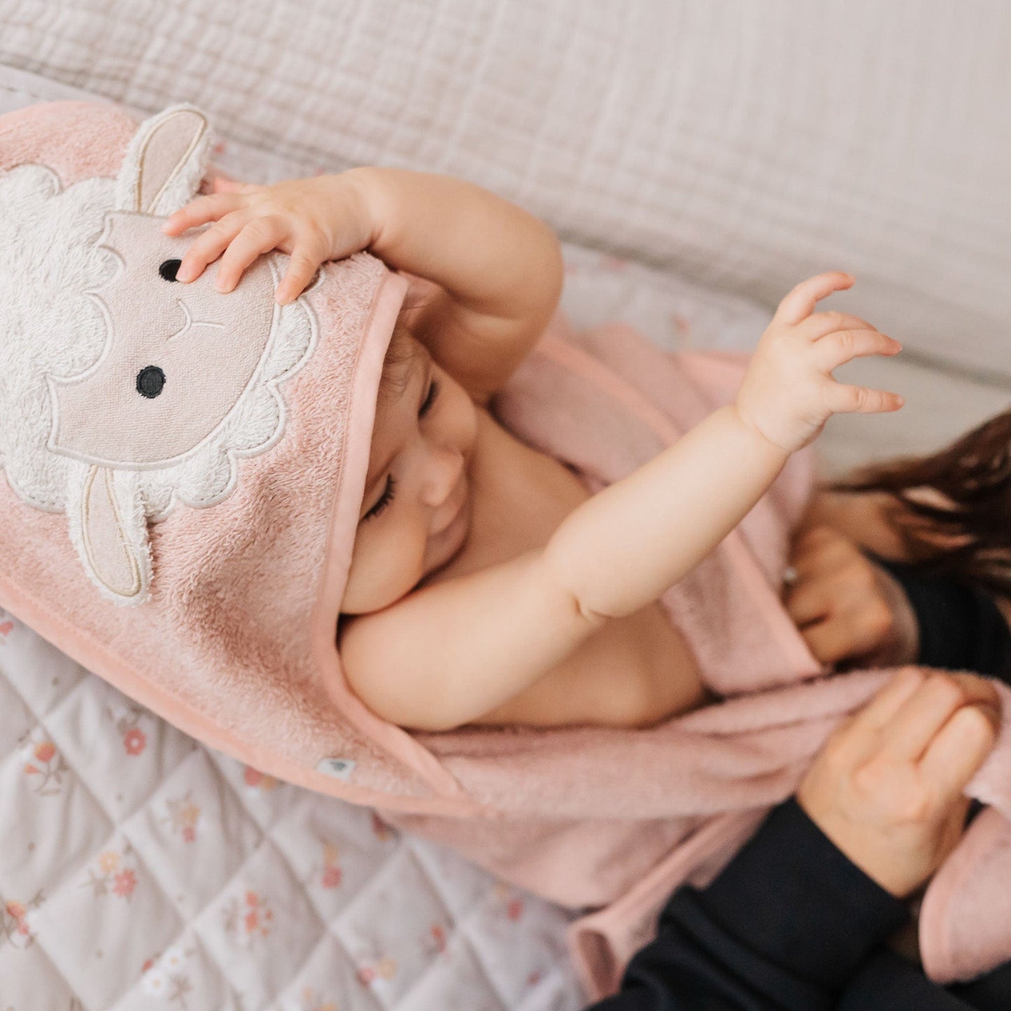 Baby hooded towel - Sheep