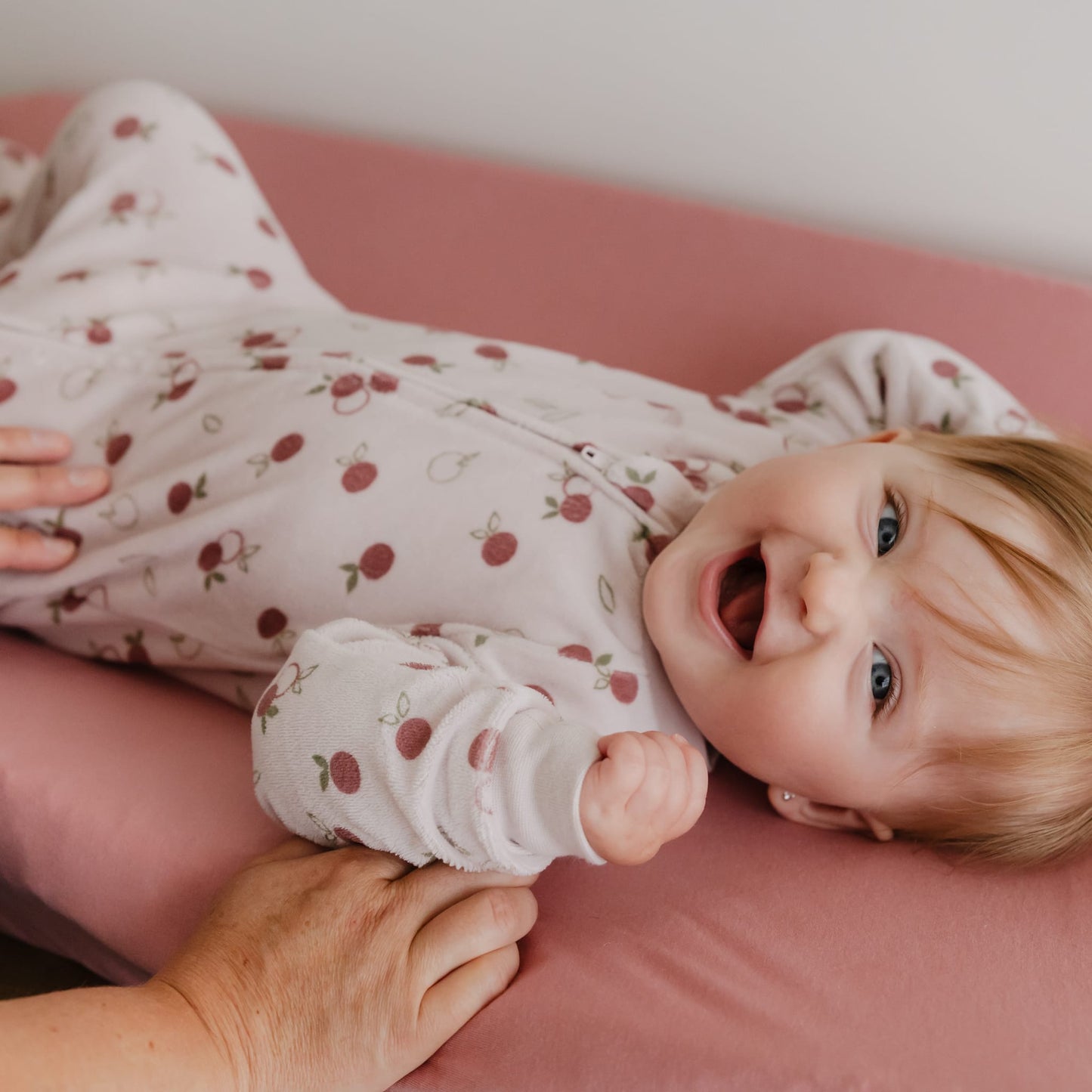 Pyjama pour bébé en velours - Pommes